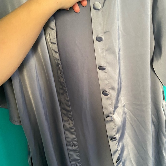 Silky robe - Picture 3 of 4